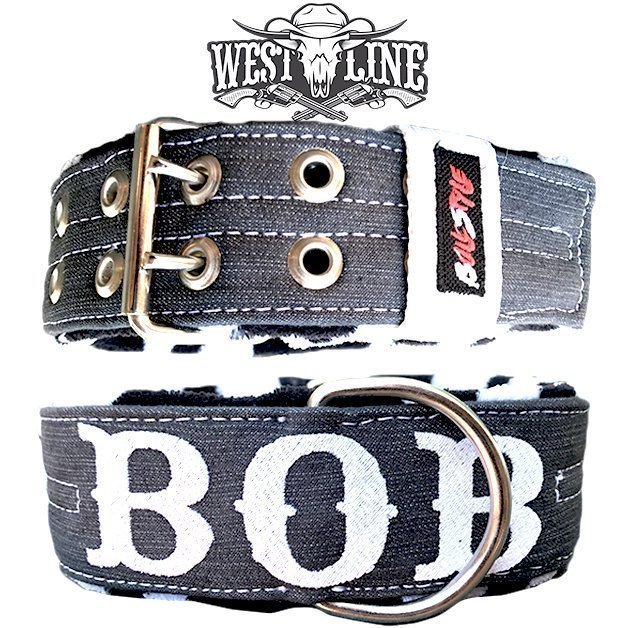 Collar de denim negro para perro West Arizona de Bullstyles en 50mm con forro acolchado y personalización mediante bordado.